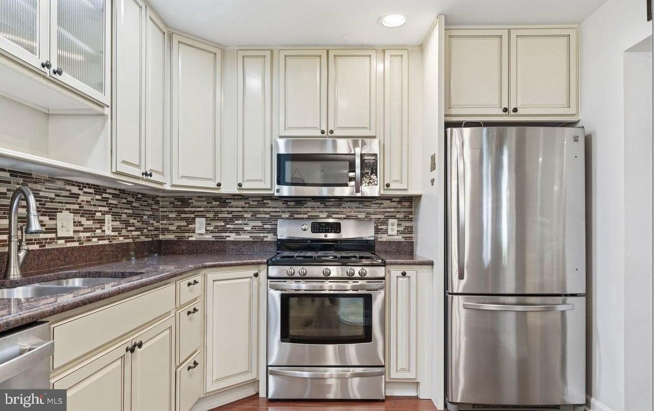 6705 Spruce Mill Dr - Photo 6 of 15