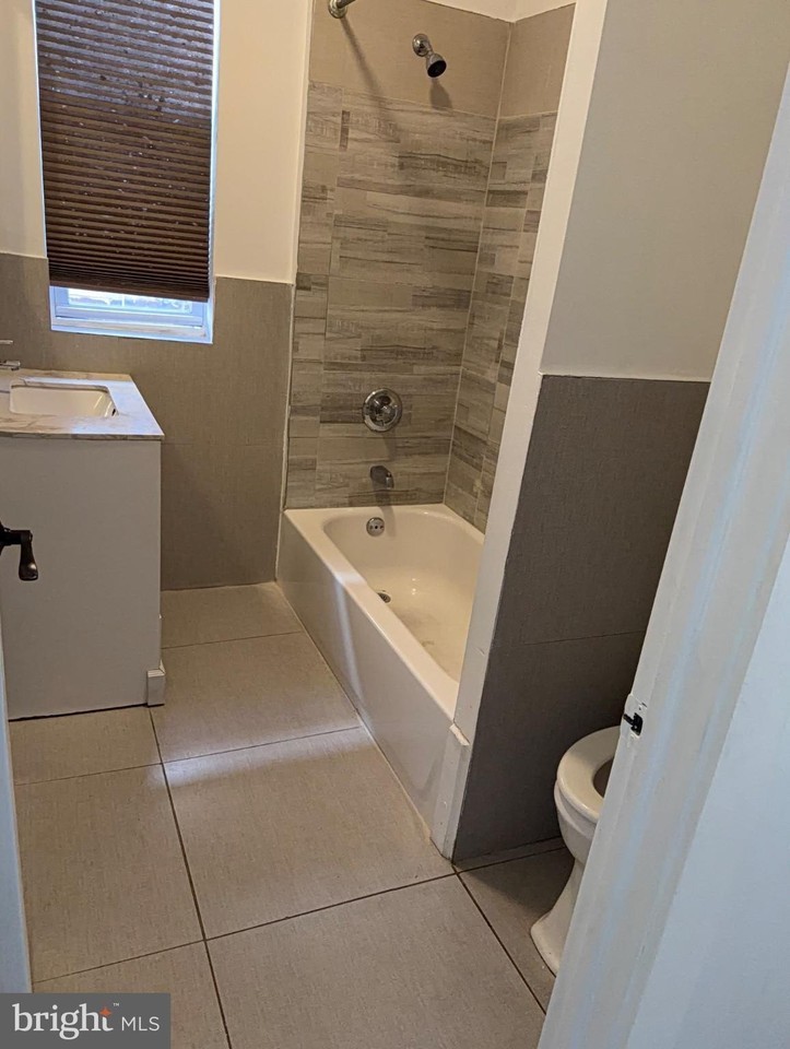 3956 N 7th St - Photo 4 of 13