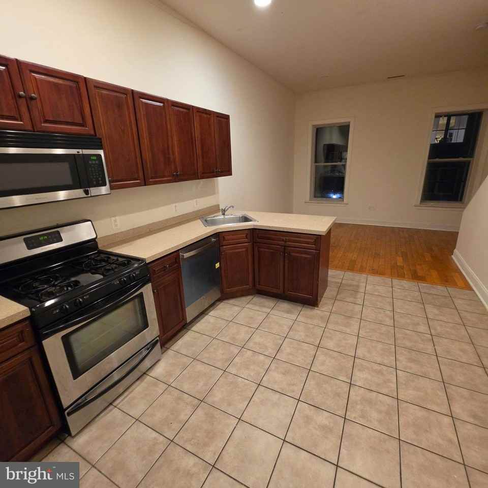 1951 N Gratz St #2 - Photo 3 of 15