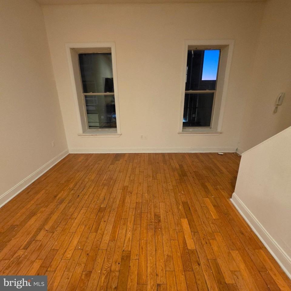 1951 N Gratz St #2 - Photo 4 of 15