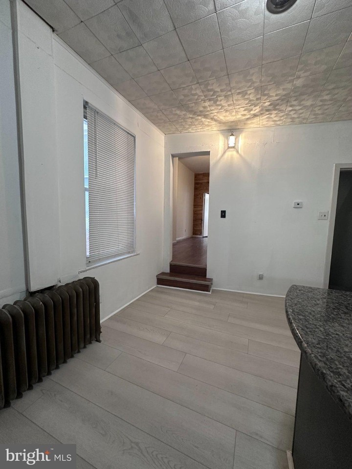 909 S 8th St #2ndFL - Photo 5 of 17