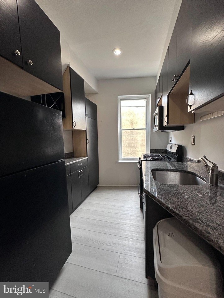 909 S 8th St #2ndFL - Photo 6 of 17