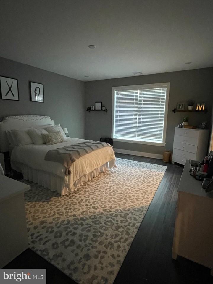 4007 Ridge Ave - Photo 5 of 11