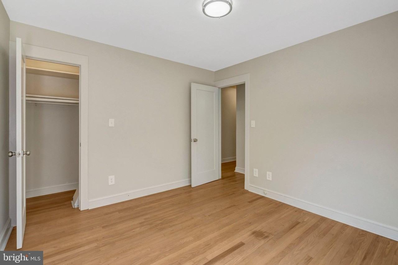 2727 N Dinwiddie St - Photo 6 of 32