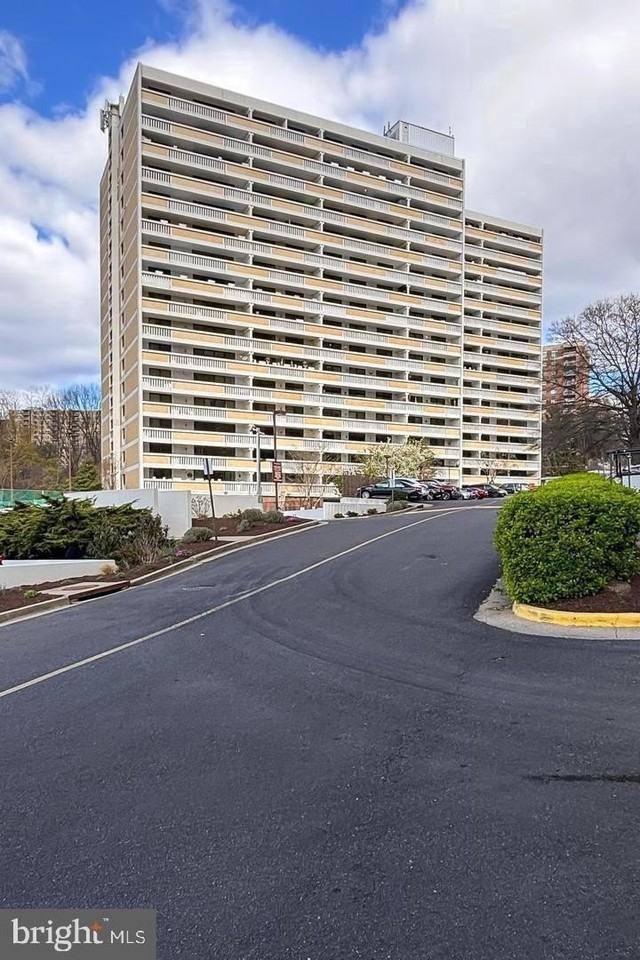 6101 Edsall Rd #407