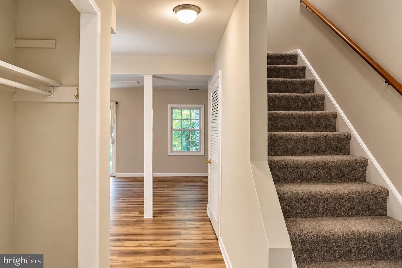 434 Greenbrier Ct - Photo 5 of 12
