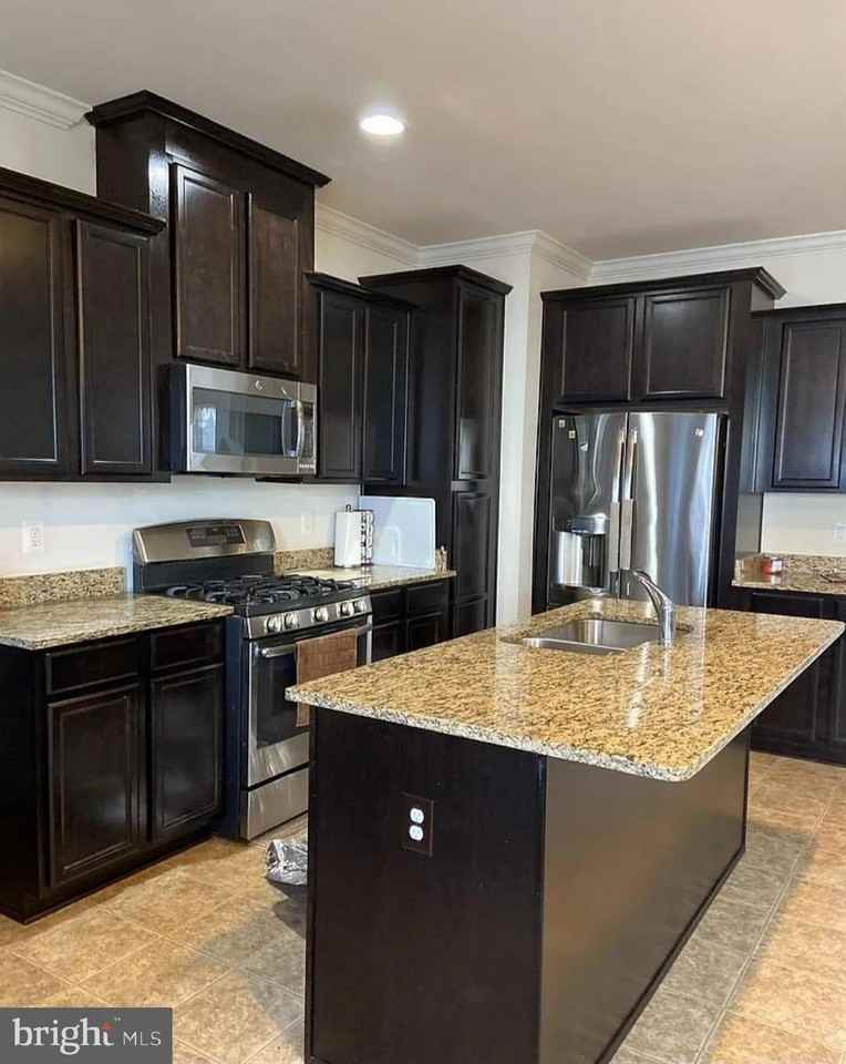 107 Dresden Ct - Photo 2 of 13