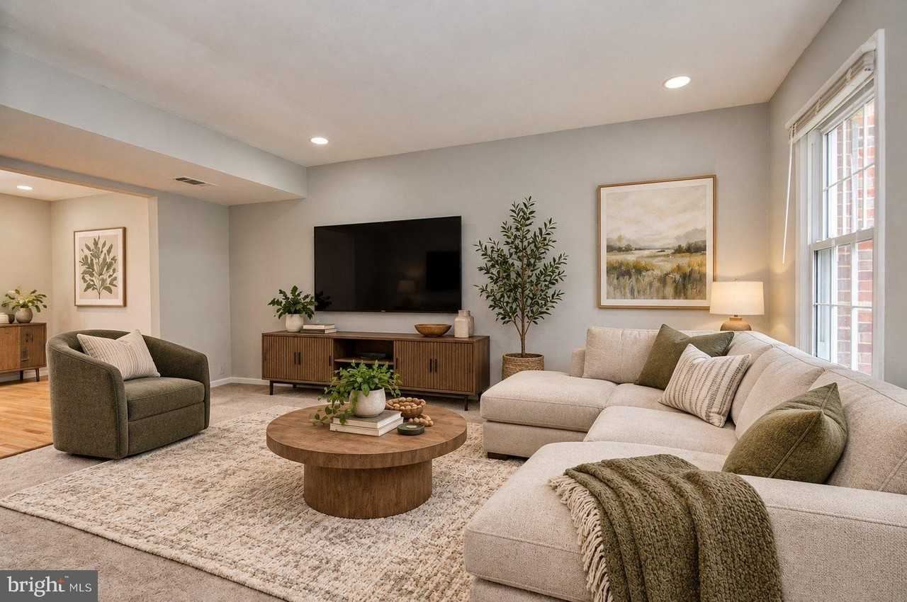 7763 Durer Ct - Photo 4 of 41
