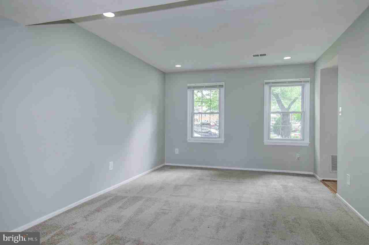 7763 Durer Ct - Photo 7 of 41