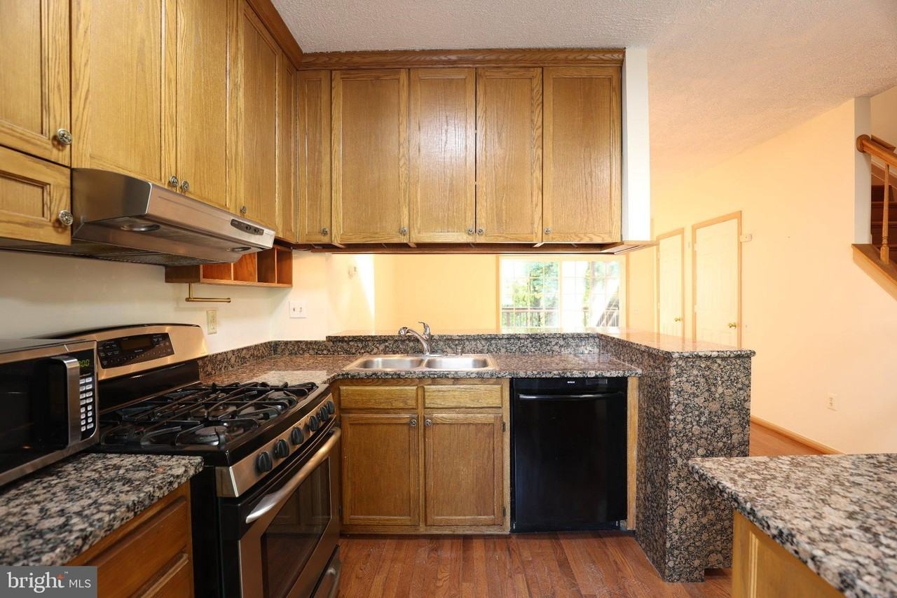 7248 Stover Dr - Photo 3 of 24