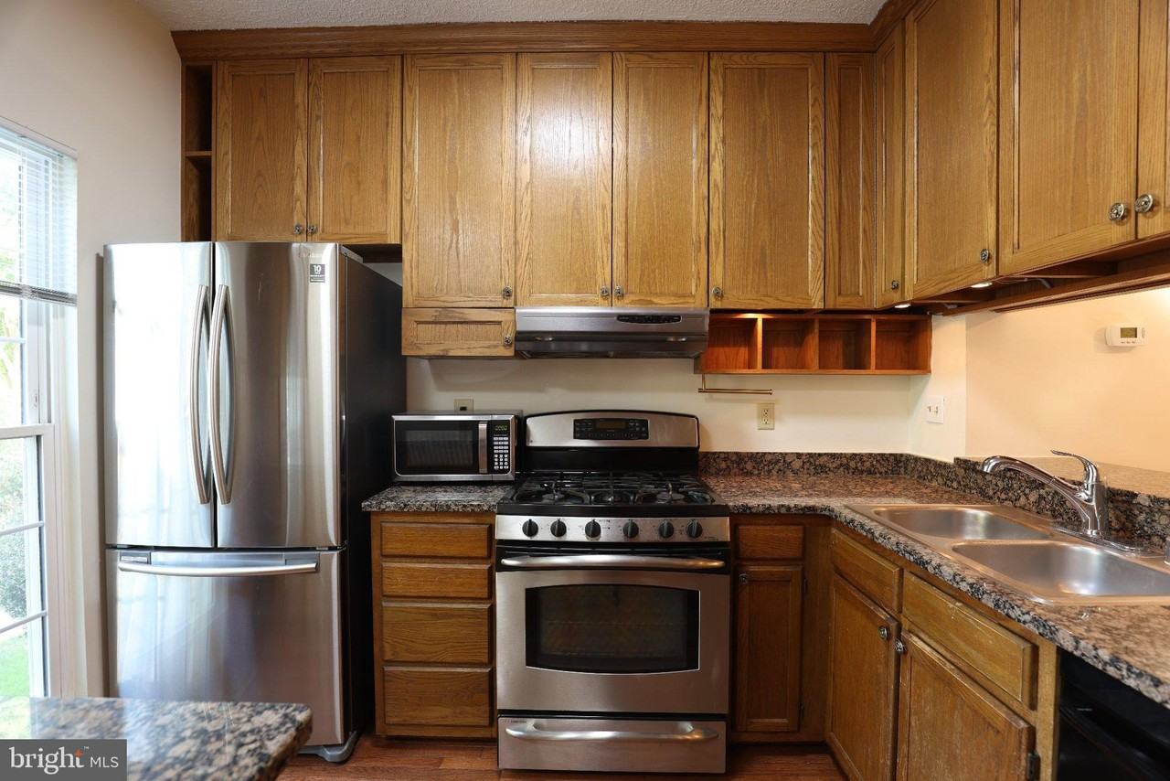 7248 Stover Dr - Photo 4 of 24
