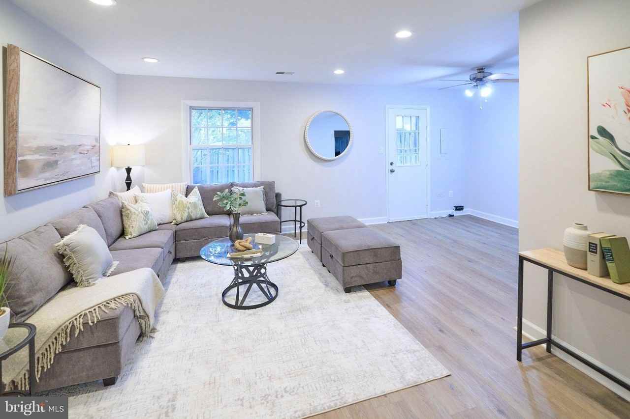 6373 Patience Ct - Photo 3 of 21