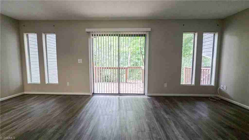 3830 Heathrow Dr - Photo 2 of 12
