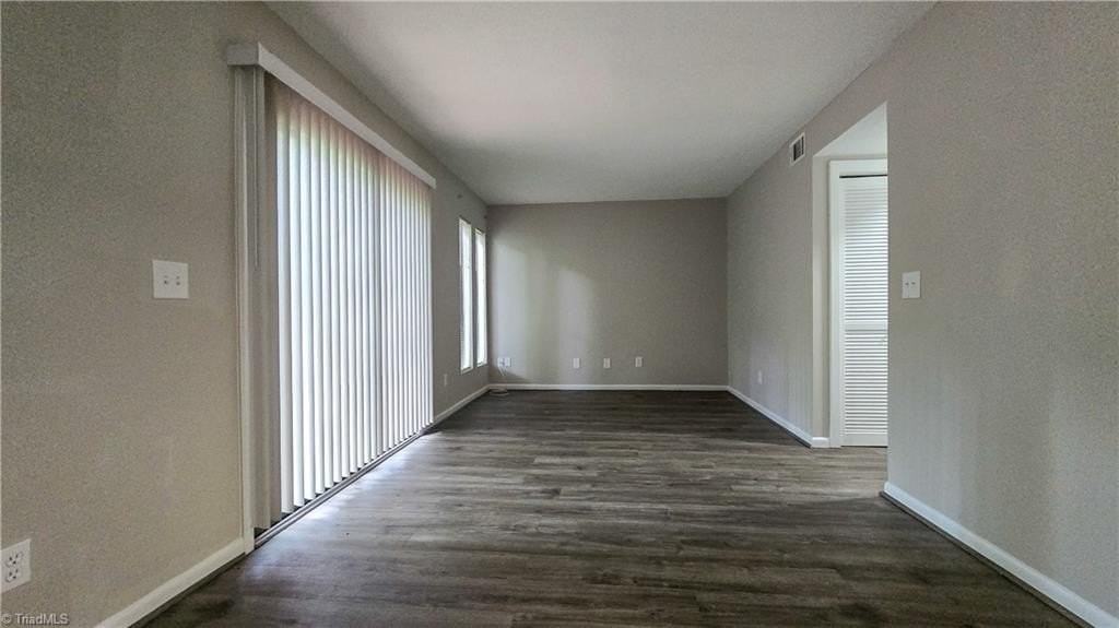 3830 Heathrow Dr - Photo 4 of 12