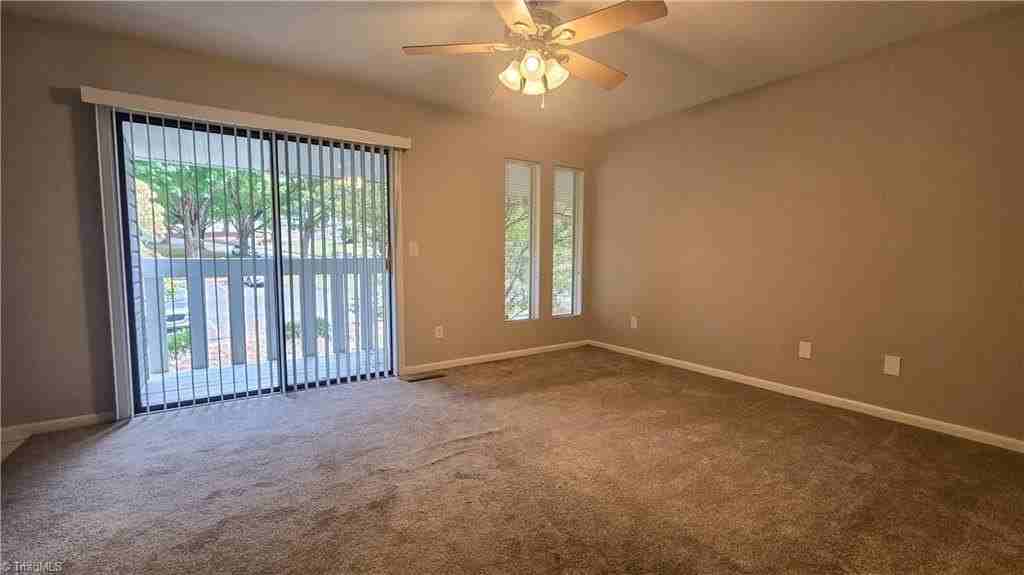 3830 Heathrow Dr - Photo 7 of 12