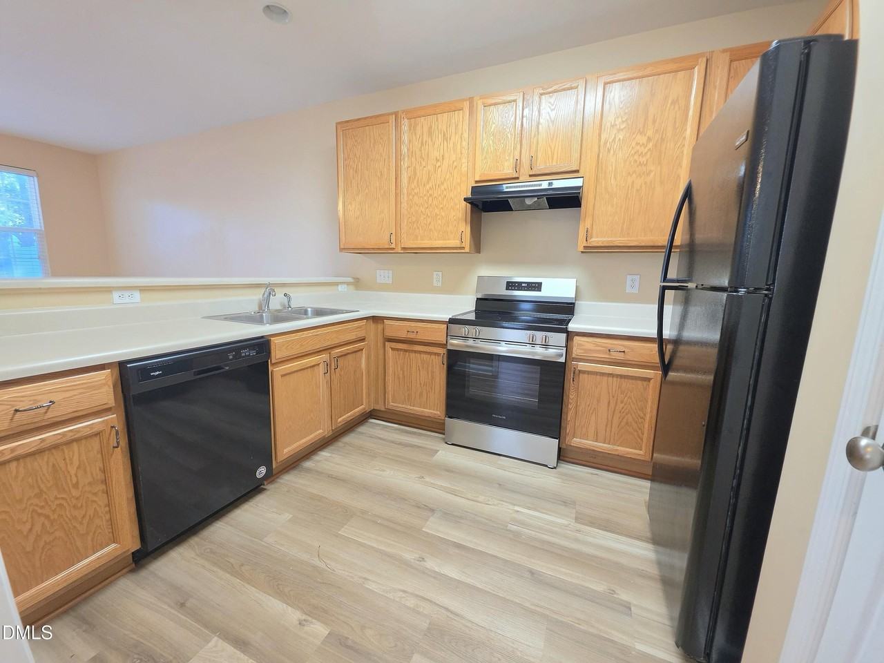8220 Belneath Ct - Photo 6 of 23