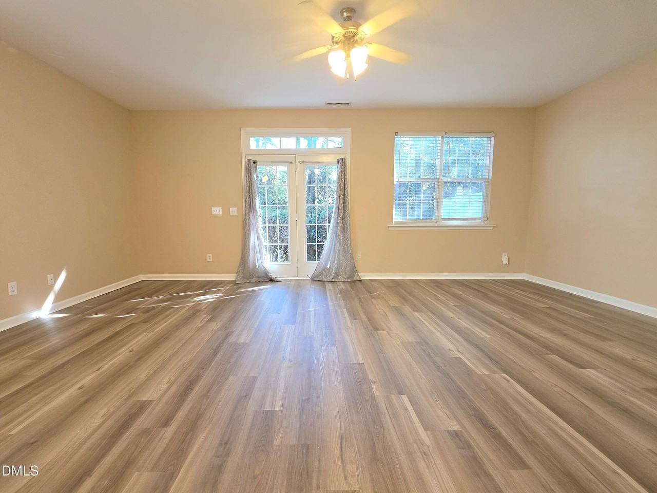 8220 Belneath Ct - Photo 7 of 23