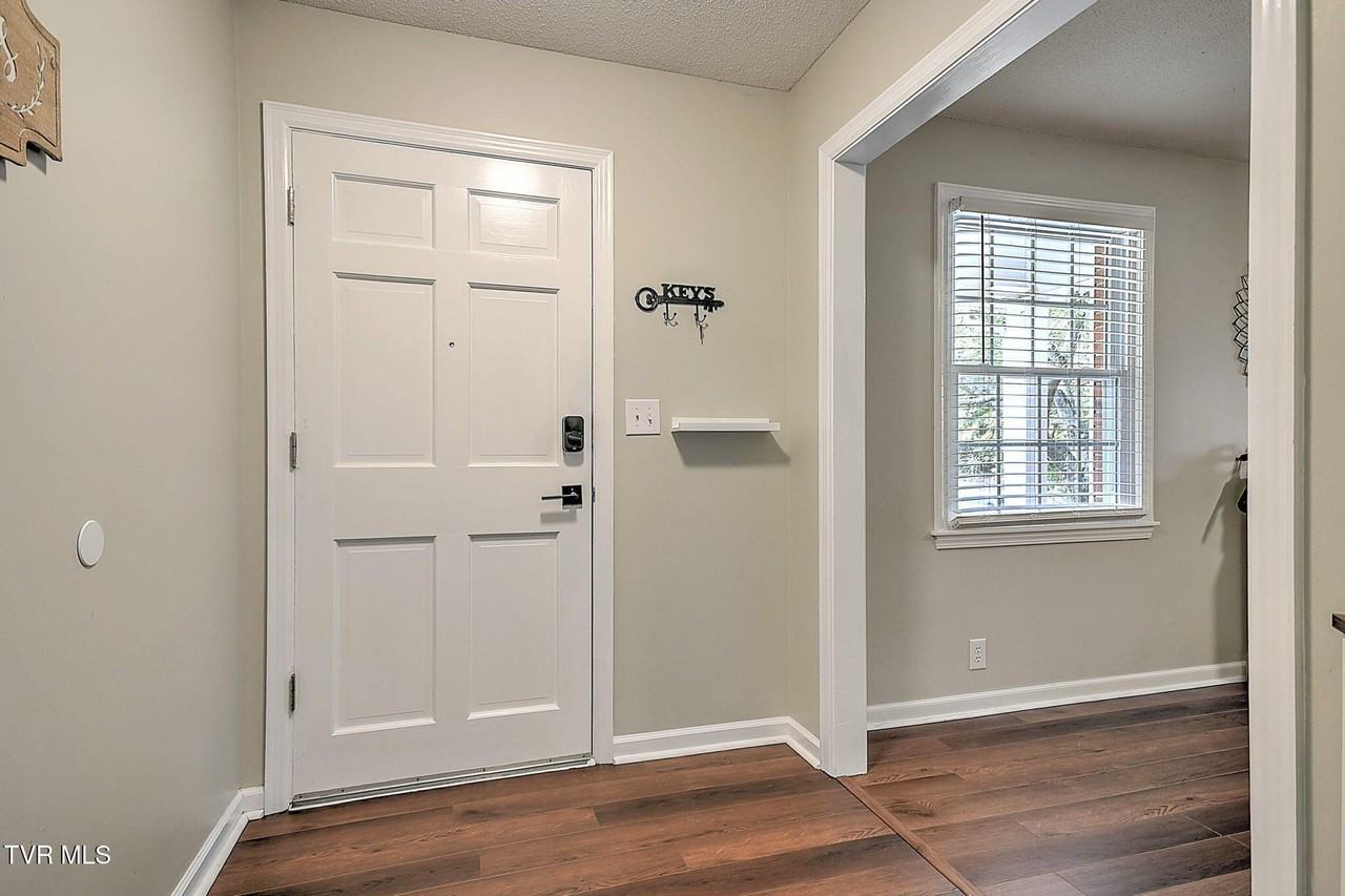 437 Muddy Creek Rd - Photo 4 of 48