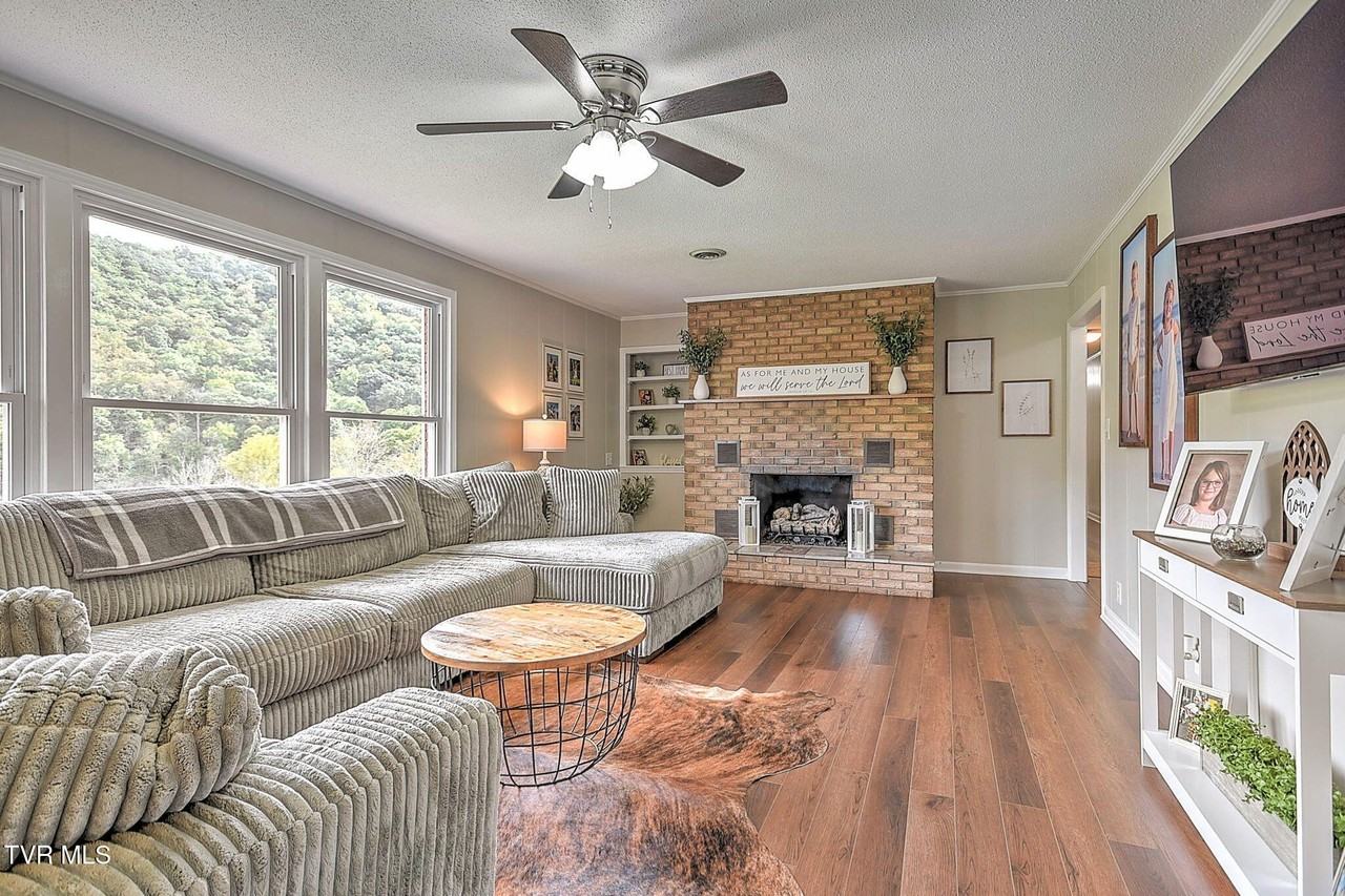 437 Muddy Creek Rd - Photo 6 of 48