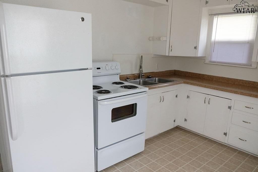 2910 Sherman Rd - Photo 3 of 7