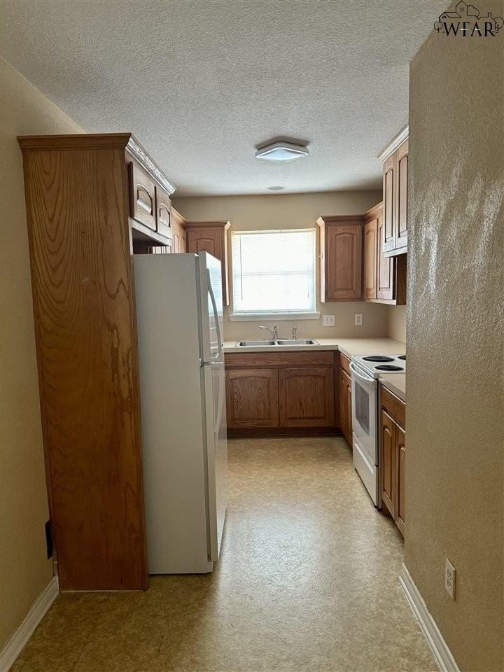 4700 Cypress Ave #B - Photo 3 of 11