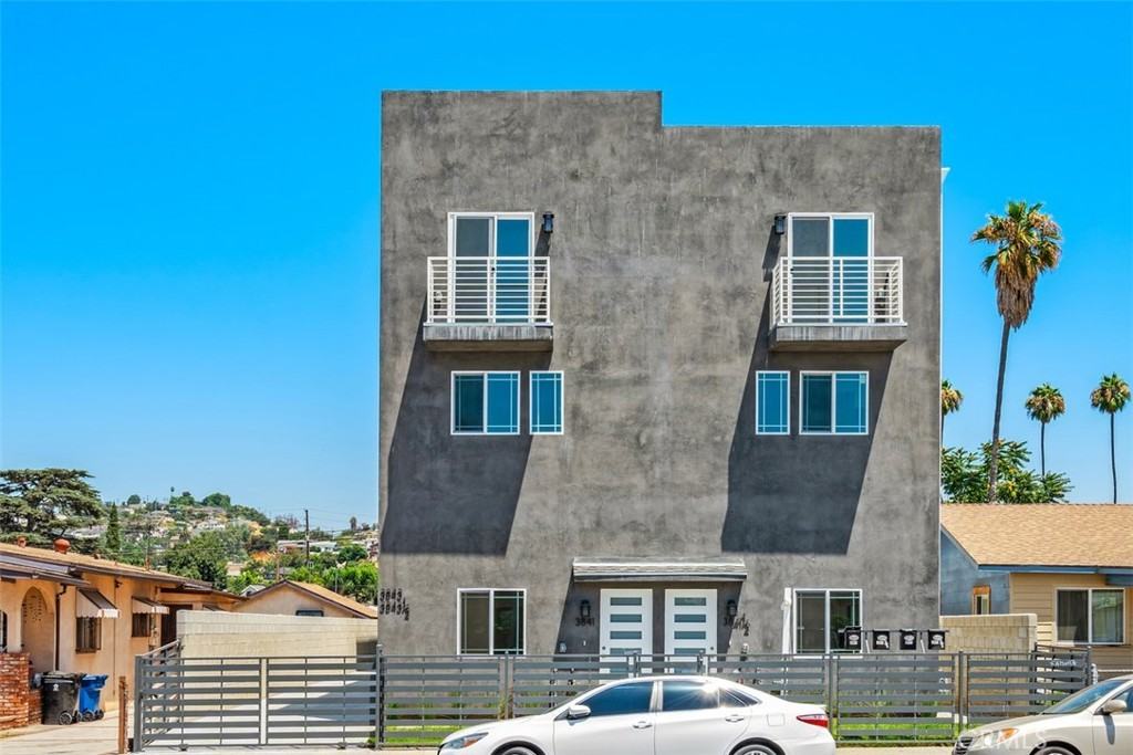 3843 E Cesar E Chavez Ave - Photo 2 of 40