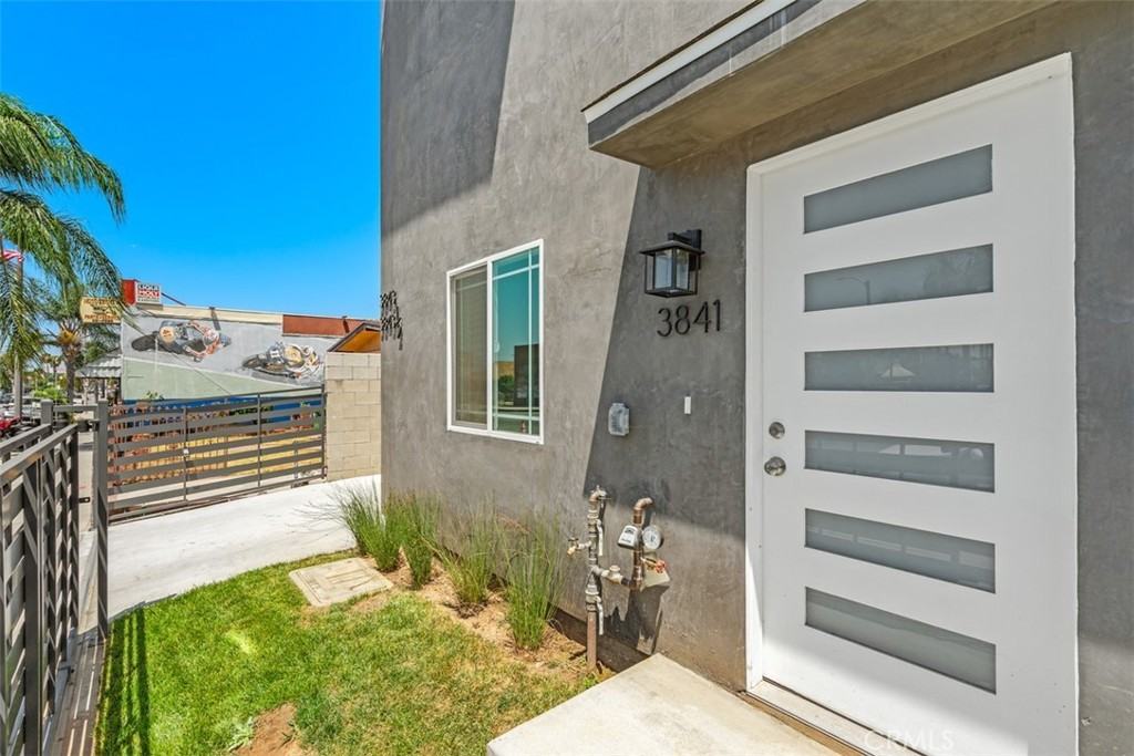 3843 E Cesar E Chavez Ave - Photo 5 of 40