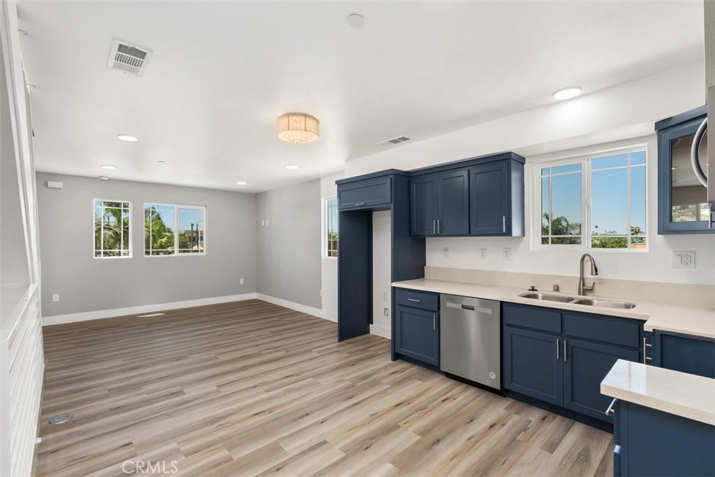 3843 E Cesar E Chavez Ave - Photo 7 of 40