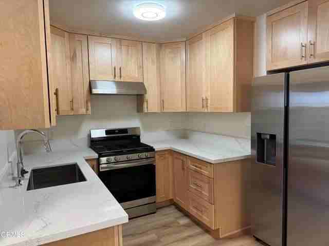 5663 Fountain Ave - Photo 3 of 11