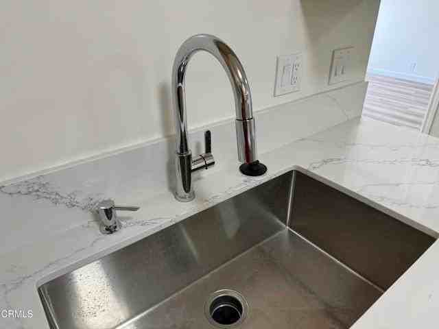 5663 Fountain Ave - Photo 6 of 11