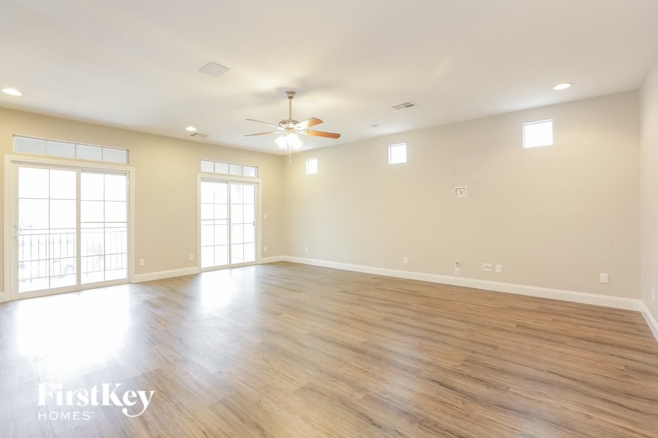 9256 Galen Glen Ct - Photo 4 of 16