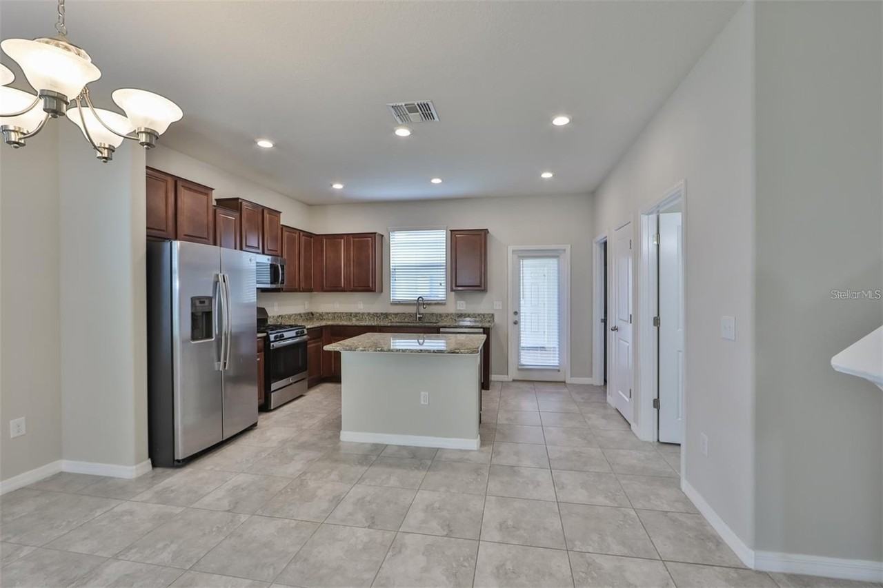 6309 Shore Vista Pl - Photo 4 of 24