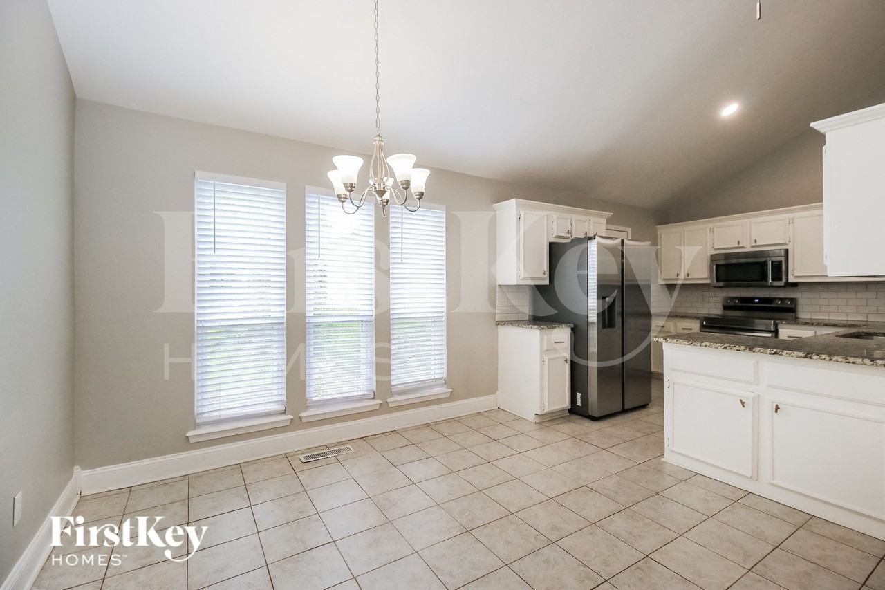 1529 Davinbrook Dr - Photo 5 of 15