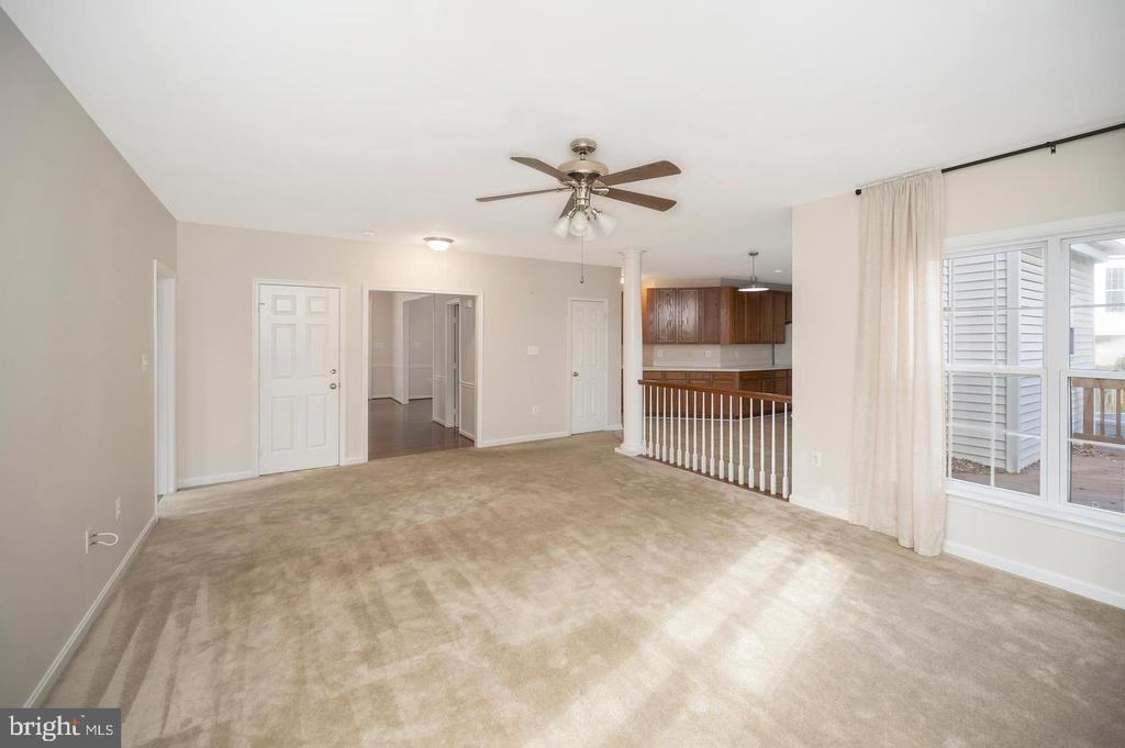 39 Walt Whitman Blvd - Photo 7 of 50