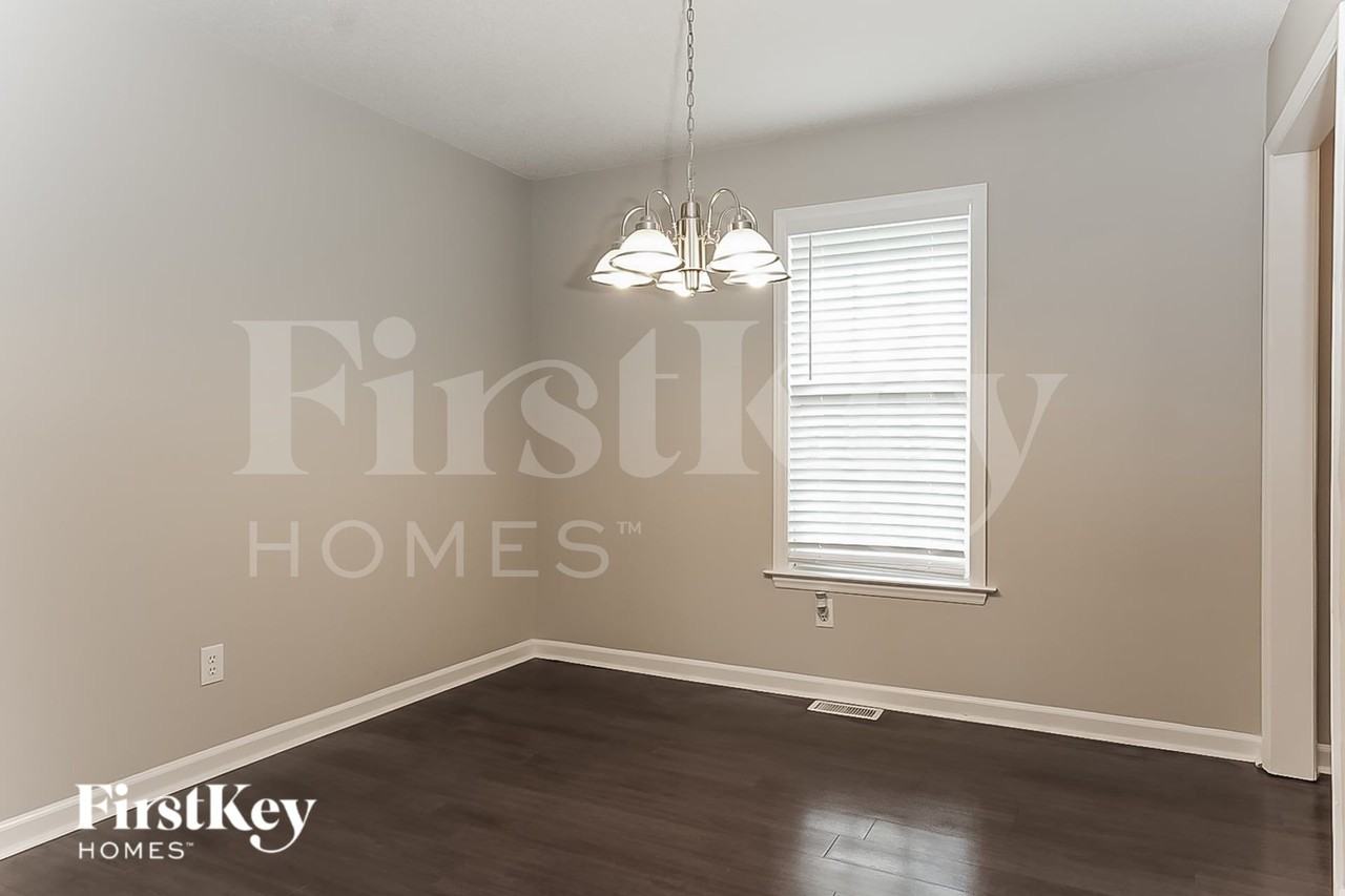 202 Whitestone Dr - Photo 5 of 15