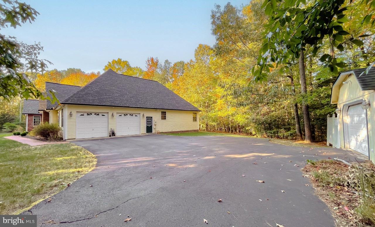 47595 Brookstone Way - Photo 3 of 50