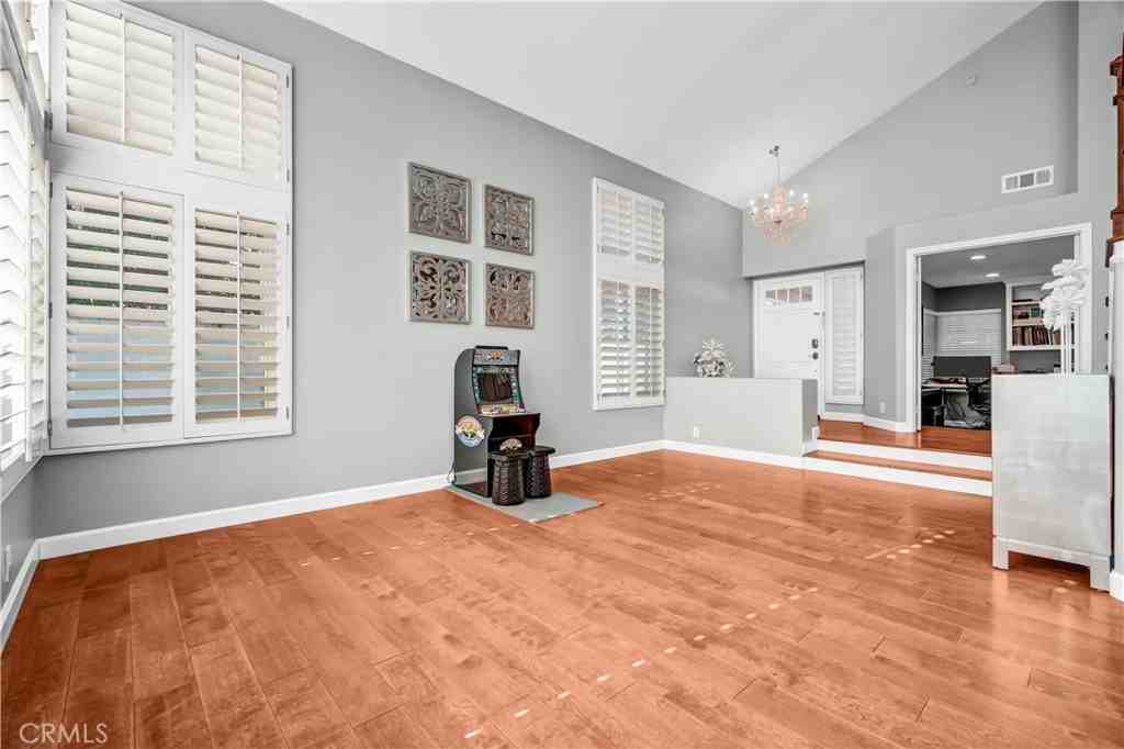 2122 Burnt Mill Rd - Photo 4 of 31