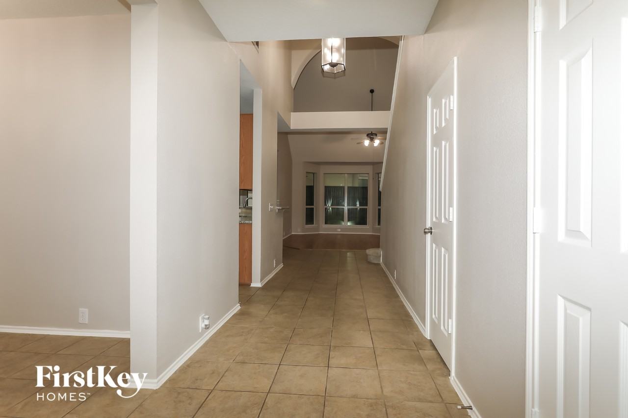 6723 Dawn Star Dr - Photo 2 of 15