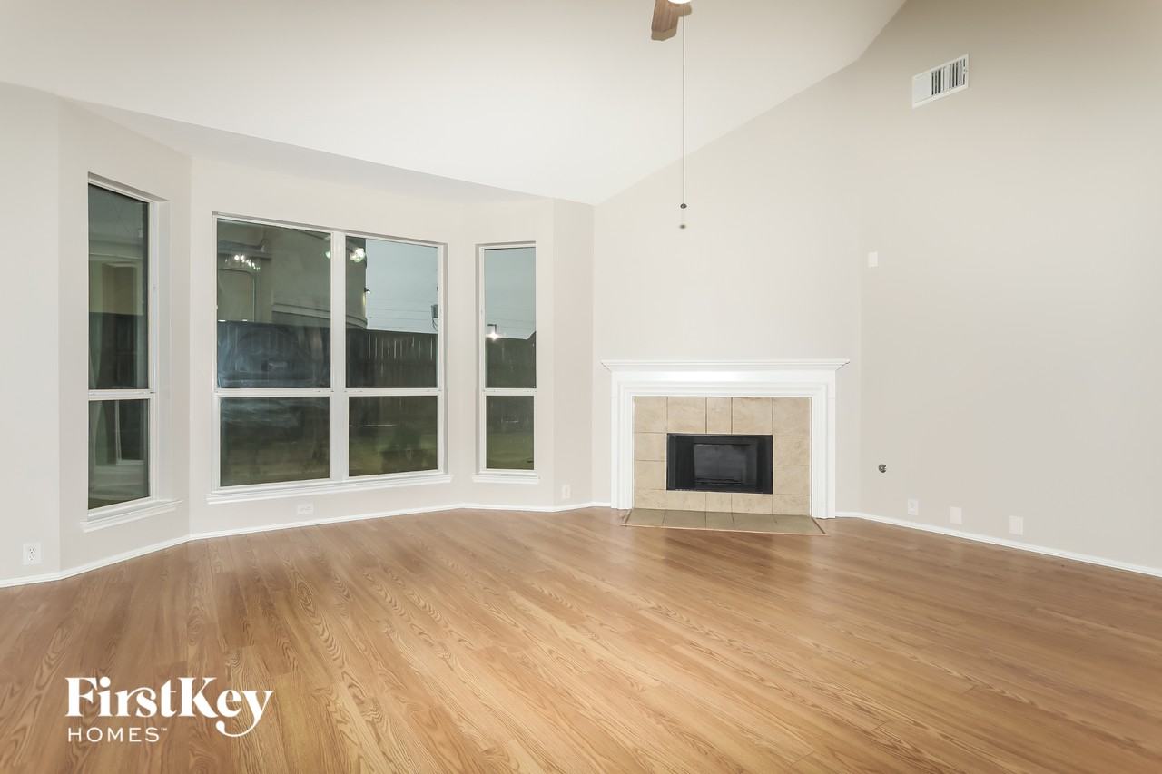 6723 Dawn Star Dr - Photo 3 of 15
