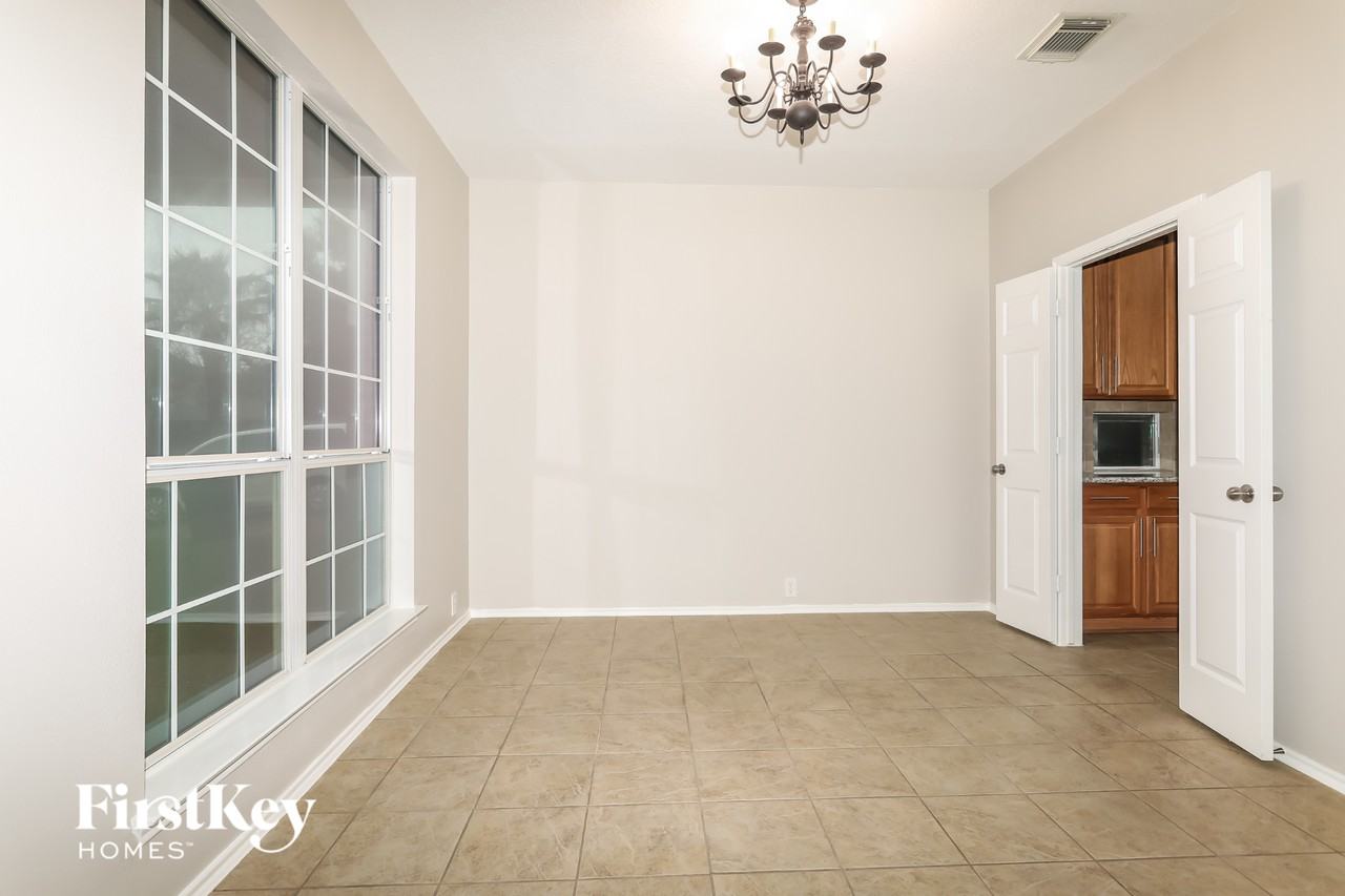 6723 Dawn Star Dr - Photo 4 of 15