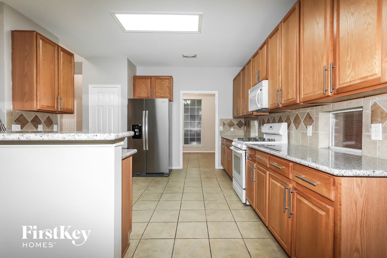 6723 Dawn Star Dr - Photo 6 of 15