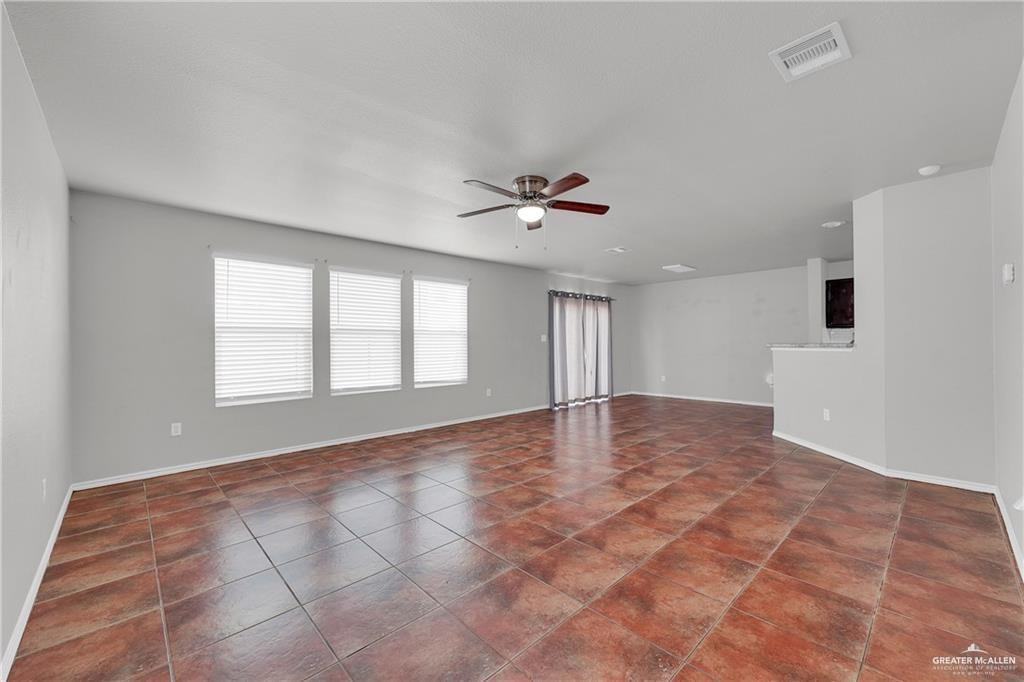 2110 Eagle Landing Dr - Photo 2 of 14