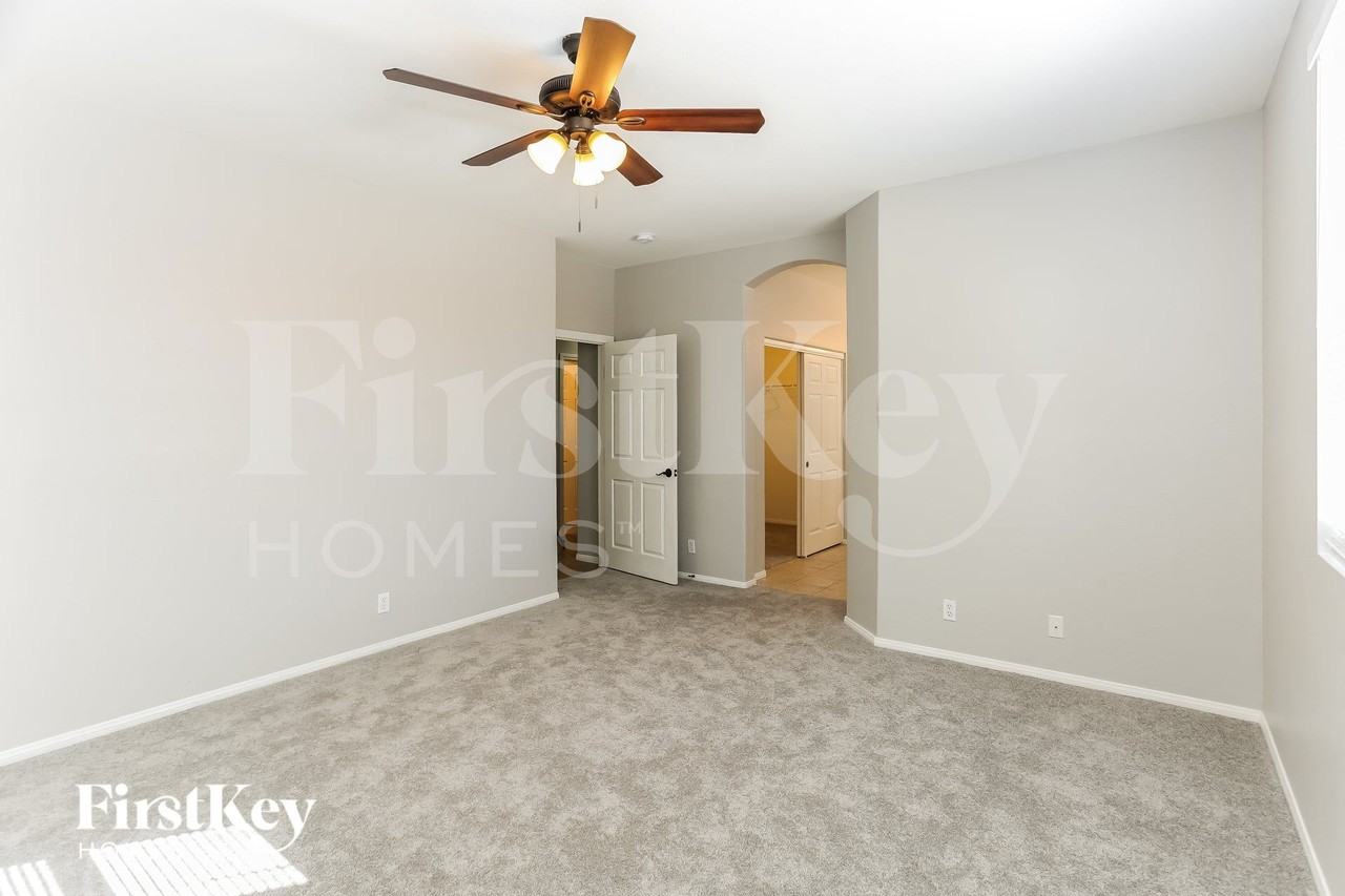 1720 Evening Bluff Pl - Photo 6 of 15