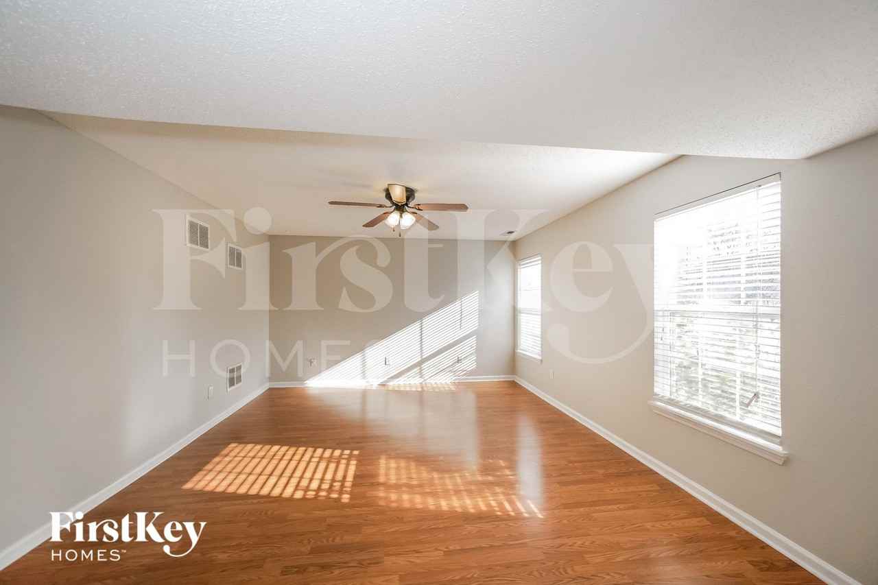 10345 Hornton St - Photo 3 of 15