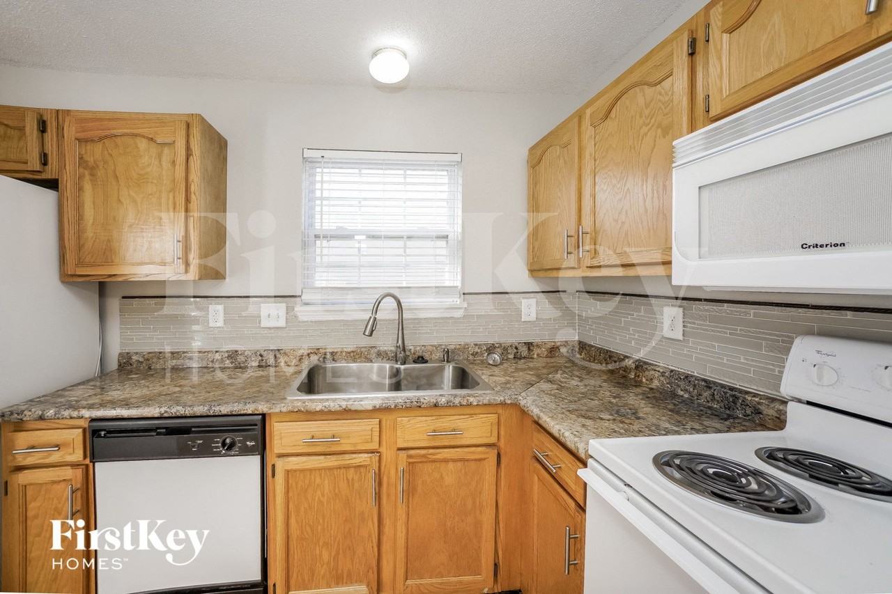 10345 Hornton St - Photo 5 of 15