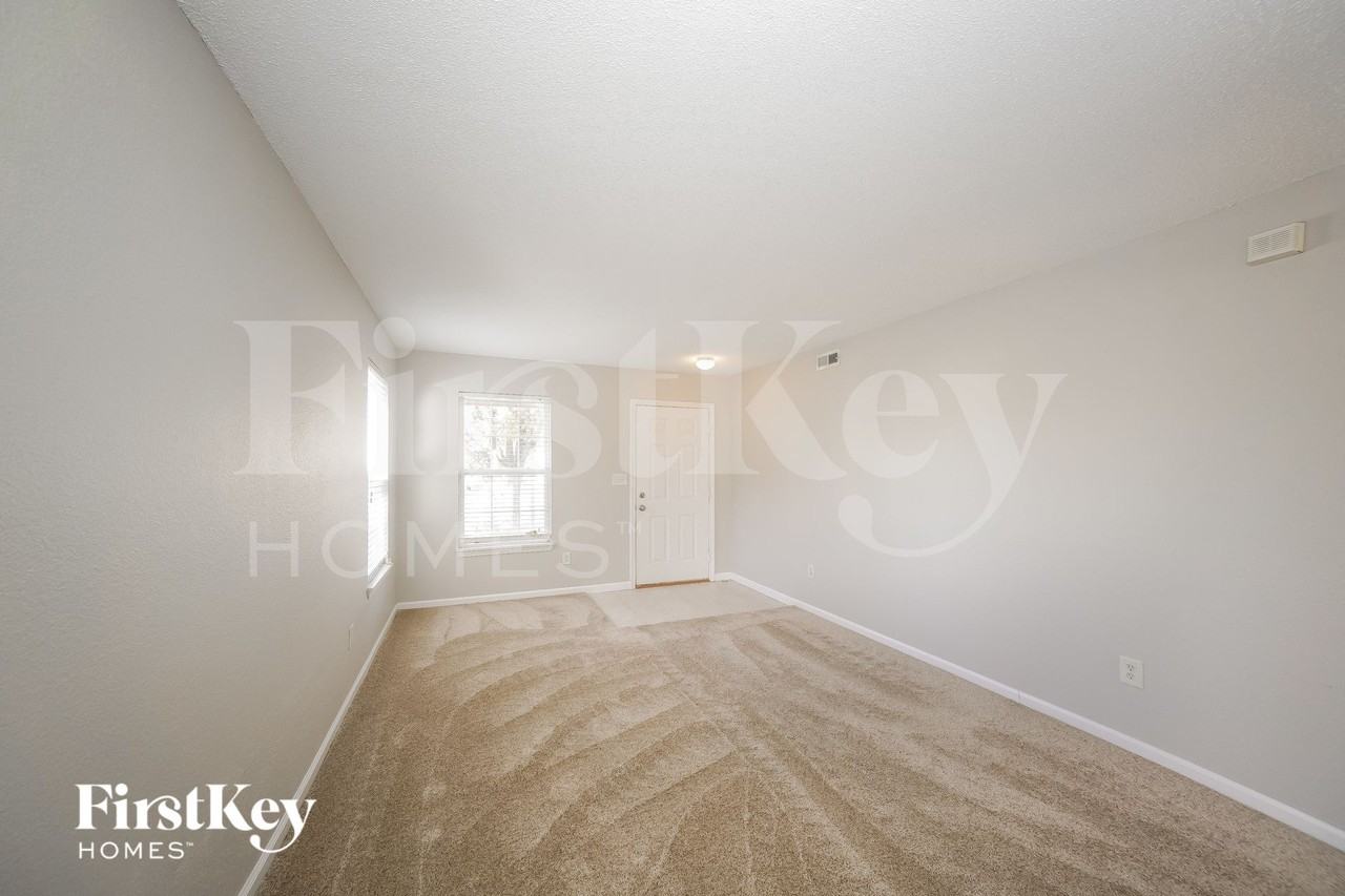 10345 Hornton St - Photo 6 of 15