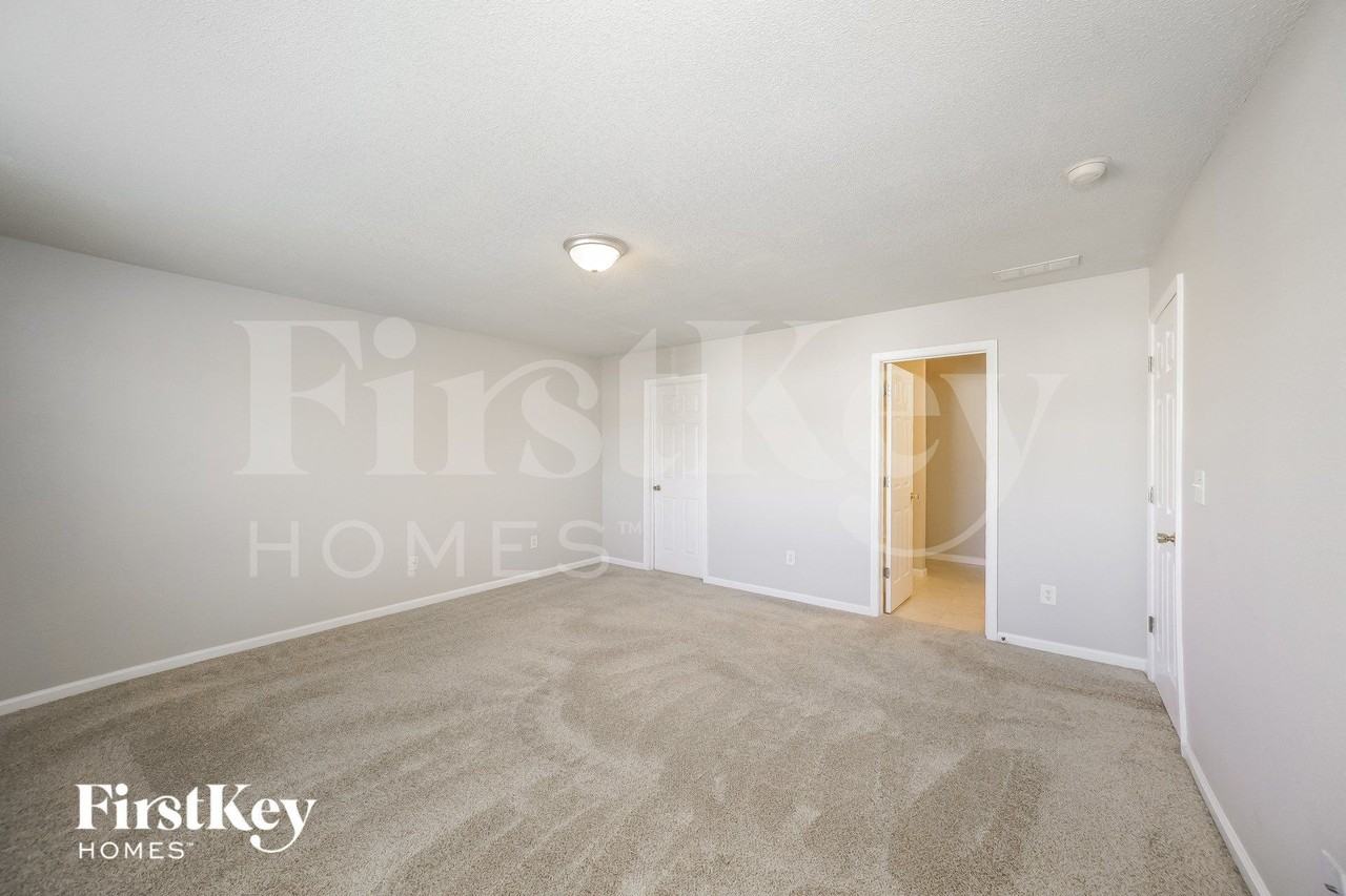 10345 Hornton St - Photo 7 of 15