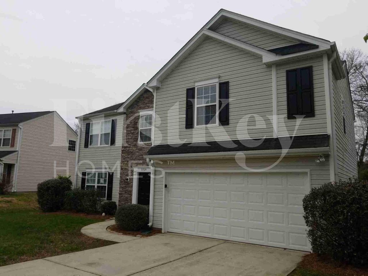 5724 Cardington Ct - Photo 3 of 31