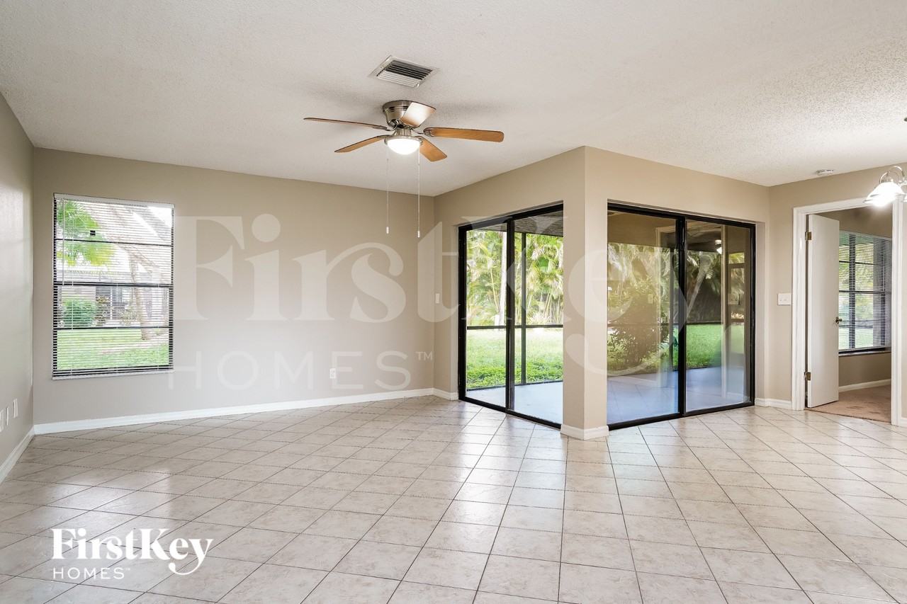 4512 Sw Santa Barbara Pl - Photo 4 of 15