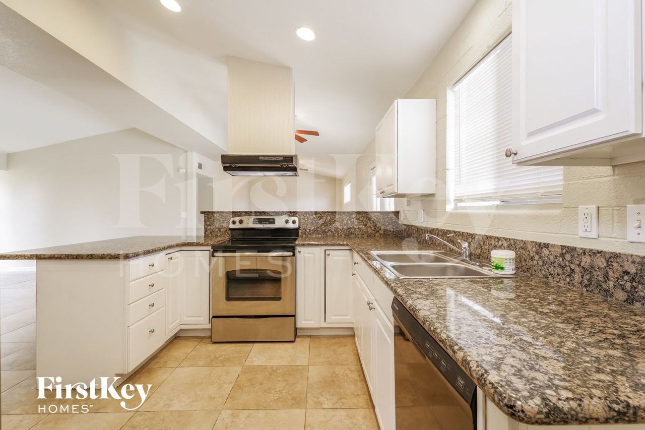 3602 W Ruth Ave - Photo 7 of 15